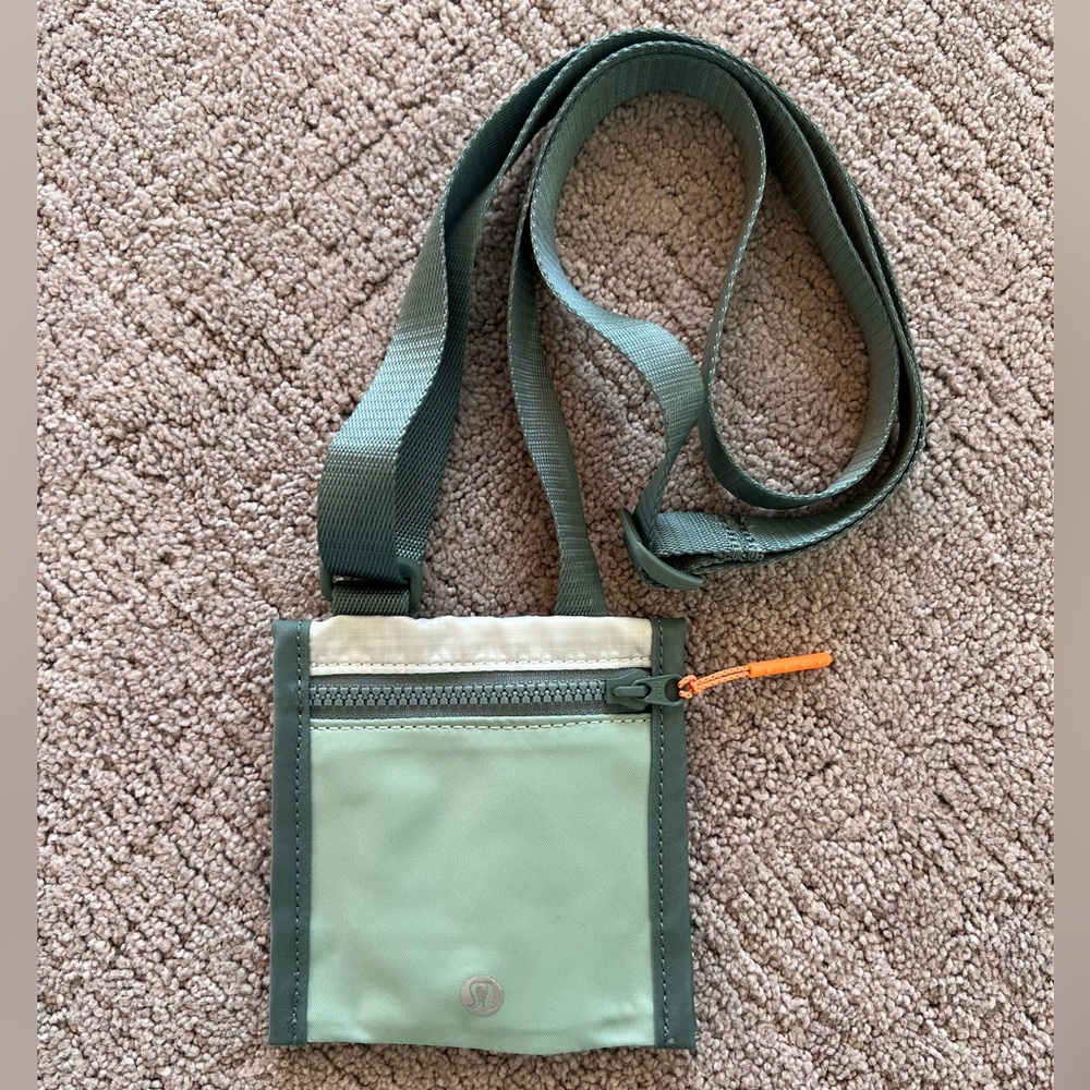 Lululemon Ever Ready Crossbody Wallet